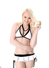 Dance Club Tease with Lola Taylor on HQ Stripper .com